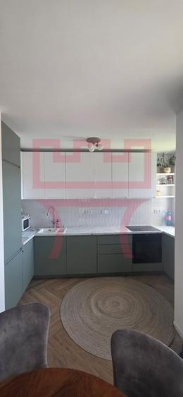 Apartament cu 2 camere semidecomandat, mobilat în Semicentral