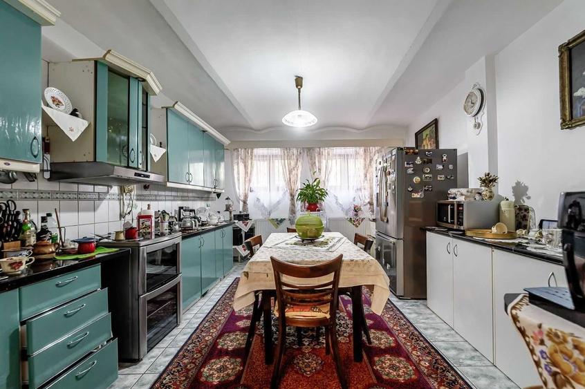 Casă cu 4 camere cu Teren 293 Mp în Central