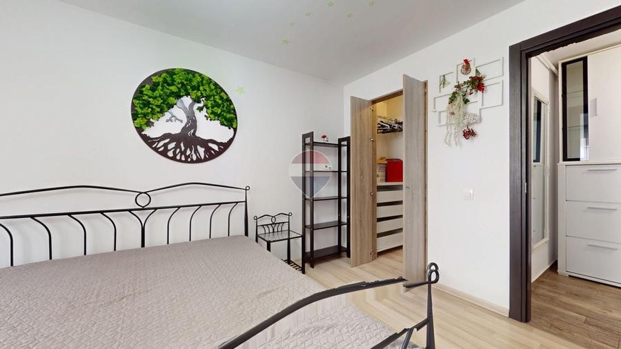 Apartament cu 2 camere decomandat în Tractorul
