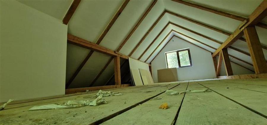 Casă individuală cu 5 camere cu Teren 2122 Mp în Lendt