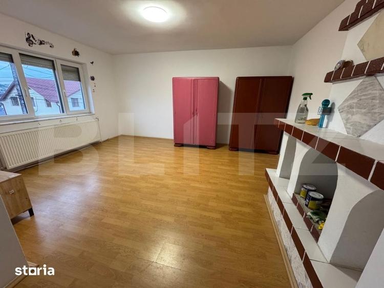 Casă cu 5 camere cu Canalizare în Central