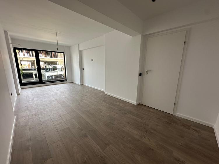 Apartament cu 2 camere decomandat în Apărătorii Patriei