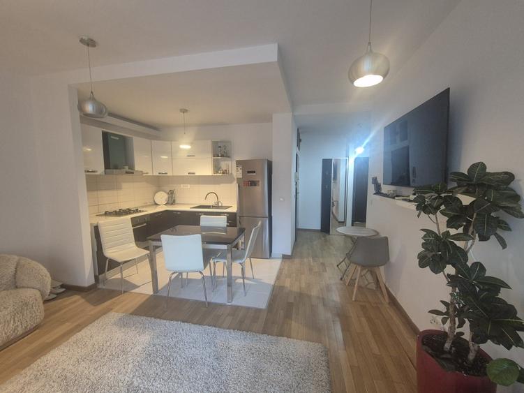 Apartament cu 2 camere decomandat, mobilat în Parcul Carol
