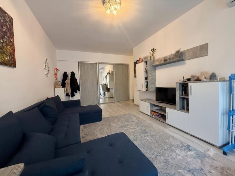 Apartament cu 2 camere decomandat, mobilat în Uverturii