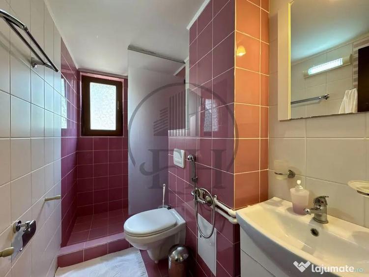 Casă cu 13 camere cu Teren 300 Mp în Sud