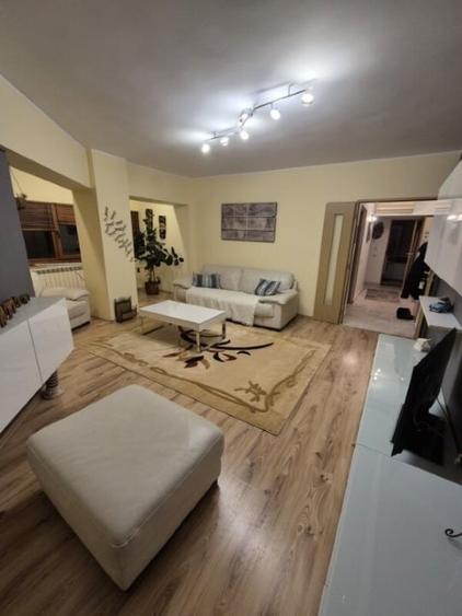 Apartament cu 2 camere decomandat, mobilat în Tomis II