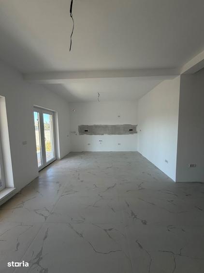 Casă cu 3 camere cu Teren 250 Mp în Moșnița Nouă
