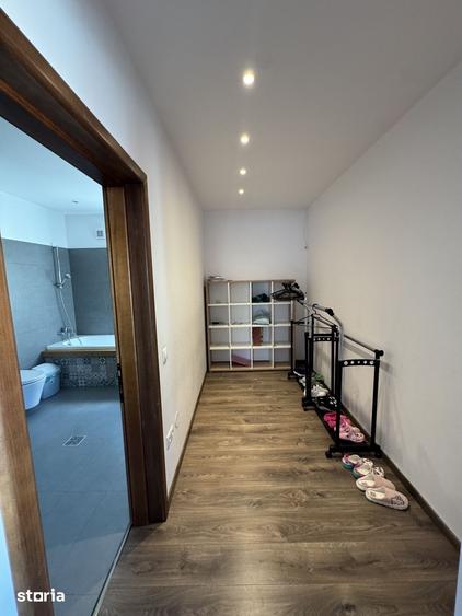 Casă cu 5 camere cu Teren 300 Mp în Rudului