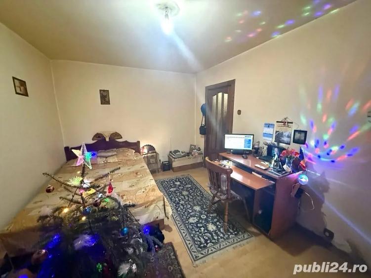 Garsonieră decomandată în Comuna din Paris