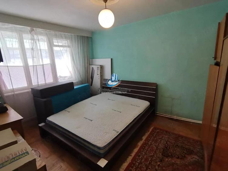 Apartament cu 3 camere decomandat în Sud