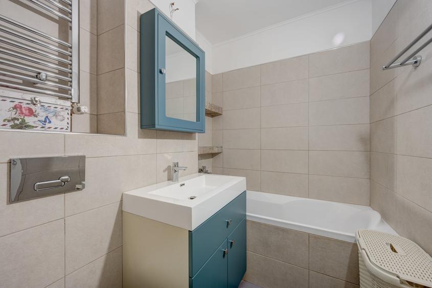 Apartament cu 3 camere decomandat, mobilat în P-ța Alba Iulia