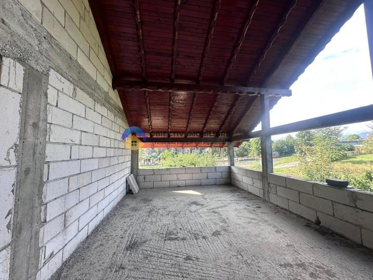 Casă individuală cu 5 camere cu Teren 1688 Mp în Pângărăcior
