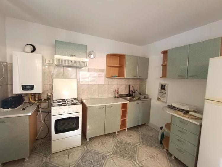 Casă individuală cu 7 camere cu Teren 582 Mp în Valea Mănăstirii