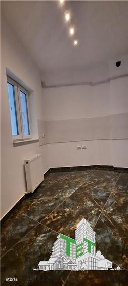 Apartament cu 4 camere decomandat în Victoriei