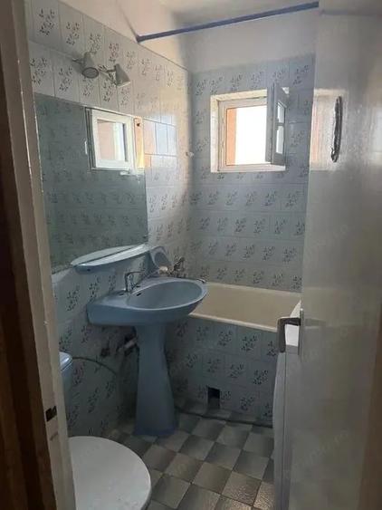 Apartament cu 3 camere decomandat în Budai