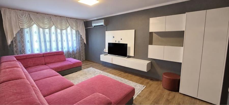 Apartament cu 3 camere în Nufărul
