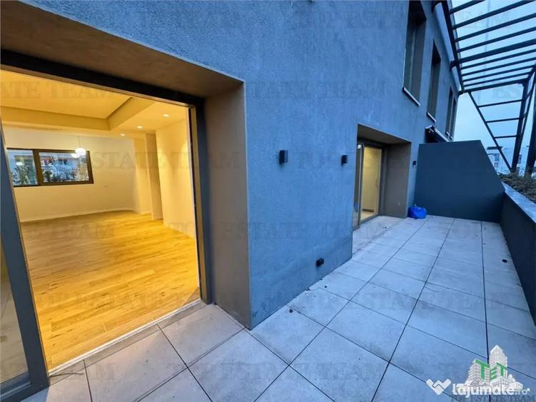 Apartament cu 4 camere decomandat în Eminescu