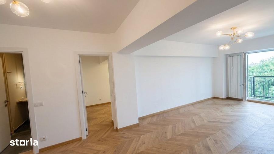 Apartament cu 3 camere decomandat în Tei