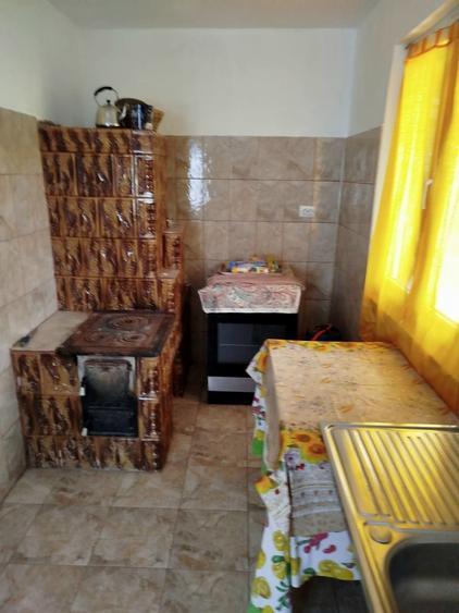 Casă cu 4 camere în Bărăști