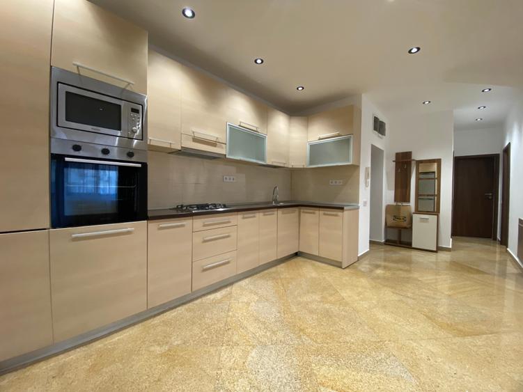 Apartament cu 3 camere decomandat, mobilat în Rahova
