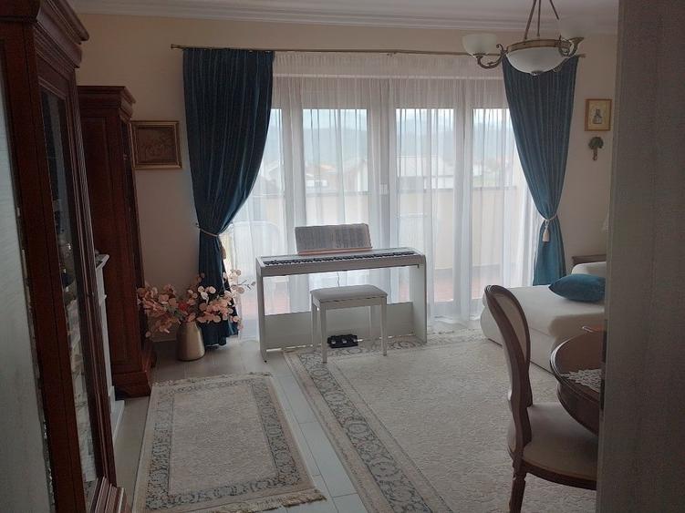 Apartament cu 3 camere decomandat în Vest