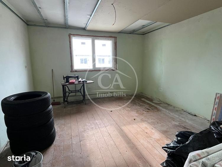 Casă cu 5 camere decomandat cu Teren 1000 Mp în Sântandrei