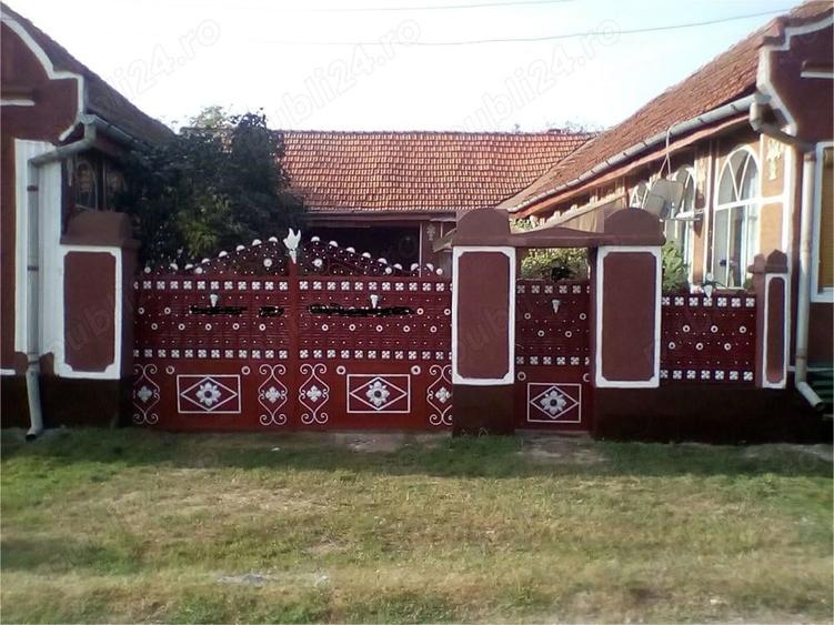 Casă cu 5 camere în Racovița