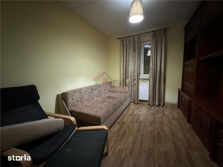 Apartament cu 4 camere decomandat în Mircea cel Bătrân