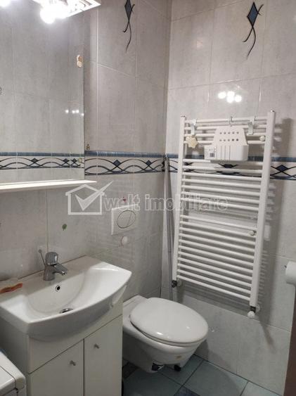 Garsonieră decomandată în Central