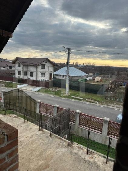 Casă individuală cu 10 camere cu Teren 1400 Mp în Exterior Sud