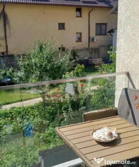 Apartament cu 3 camere decomandat în Obcini