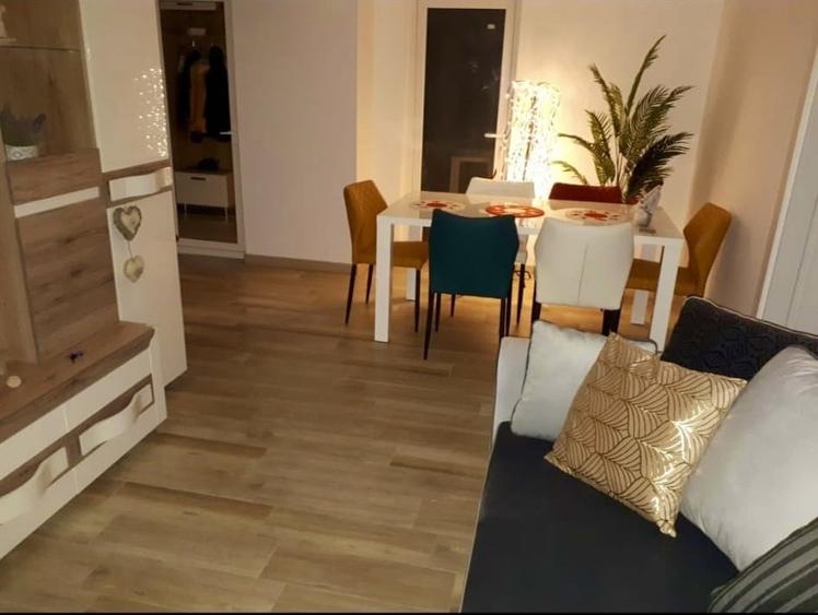 Apartament cu 3 camere decomandat, mobilat în Gării