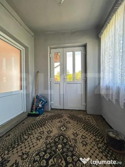 Casă cu 2 camere cu Teren 1100 Mp în Mica
