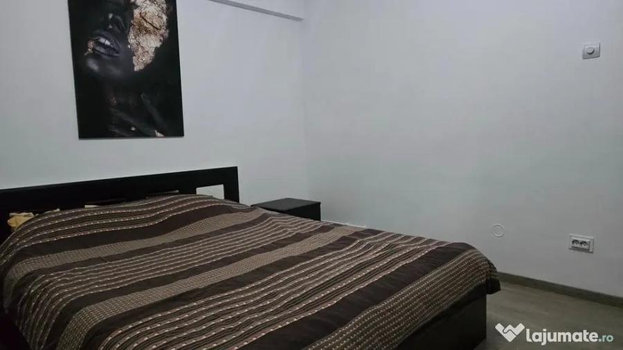 Apartament cu 2 camere decomandat în 22 Decembrie