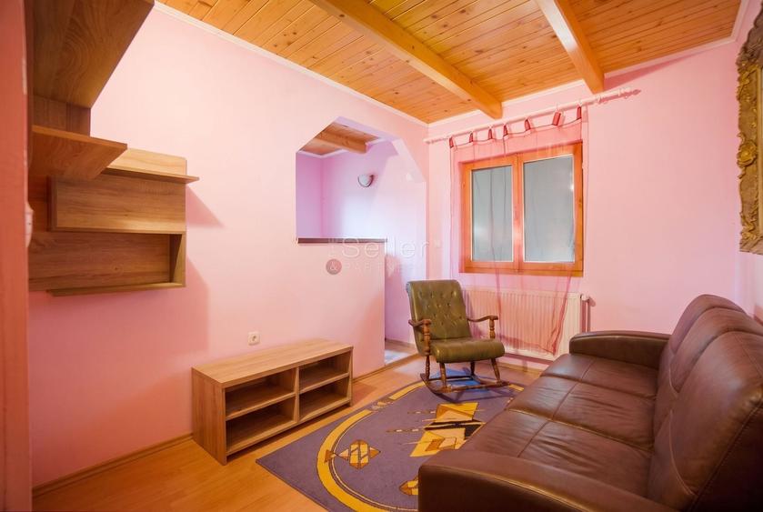 Casă individuală cu 10 camere cu Teren 2980 Mp în Teliu