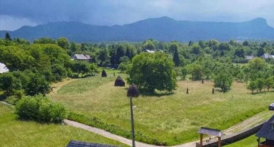Teren de 3000 mp, în Breb