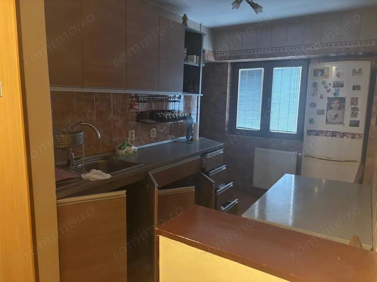 Apartament cu 3 camere decomandat în Unirii