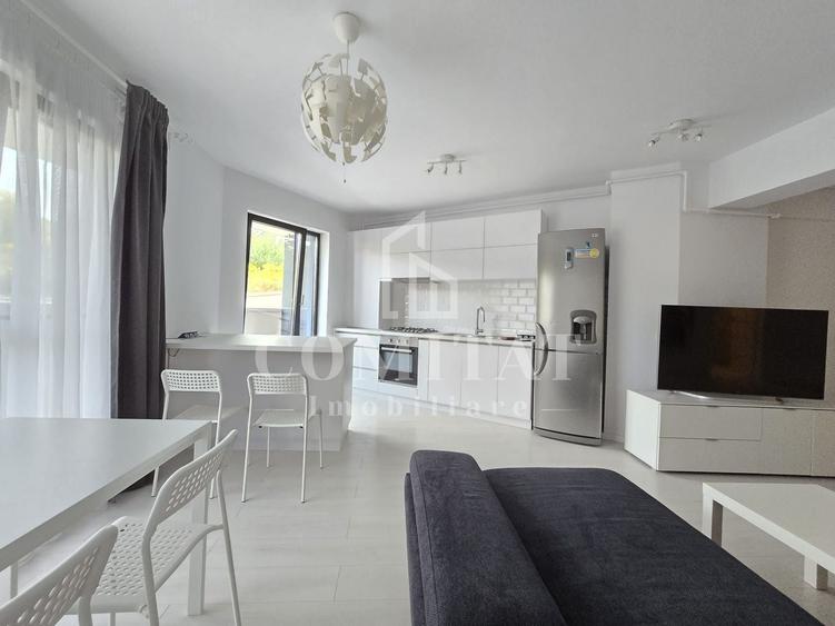 Apartament cu 2 camere semidecomandat, mobilat în Zorilor