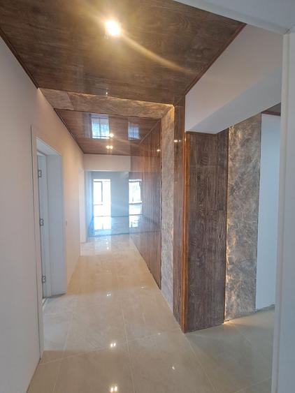 Apartament cu 4 camere decomandat în Exterior Vest