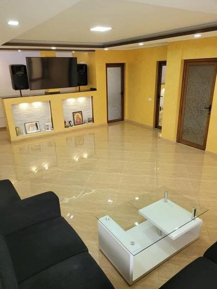 Casă cu 4 camere în Costi