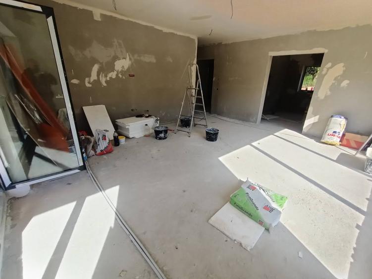 Casă cu 4 camere cu Teren 600 Mp în Central