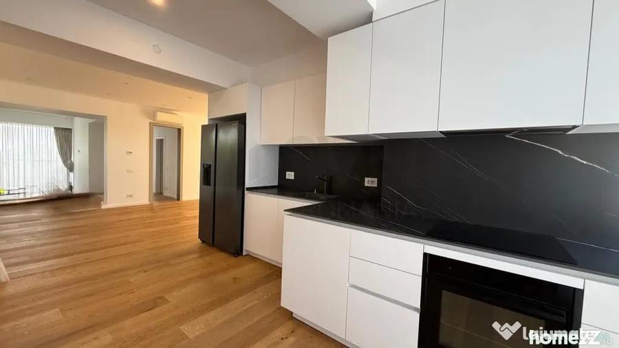 Apartament cu 4 camere semidecomandat în Dacia
