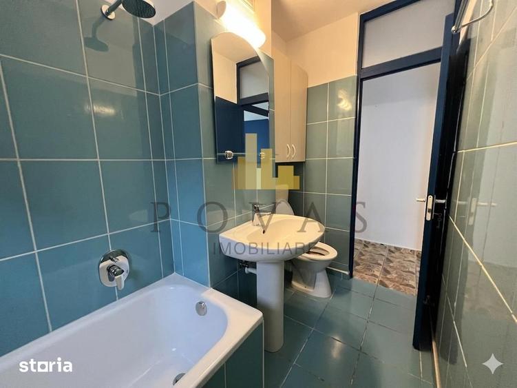 Apartament cu 3 camere semidecomandat în Rahova