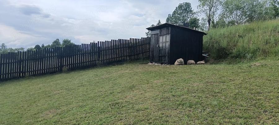 Teren de 2150 mp, în Subcetate