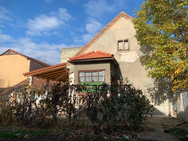 Casă cu 2 camere cu Teren 1007 Mp în Lipovei