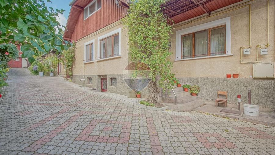 Casă individuală cu 5 camere cu Teren 1555 Mp în Satulung