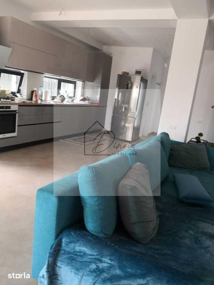 Casă cu 5 camere cu Teren 390 Mp în Vadu Anei