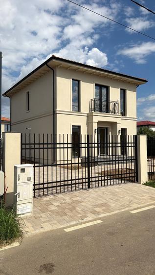 Casă individuală cu 5 camere cu Canalizare în Balotești