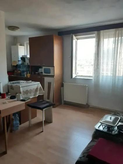 Apartament cu 2 camere semidecomandat în Cugir