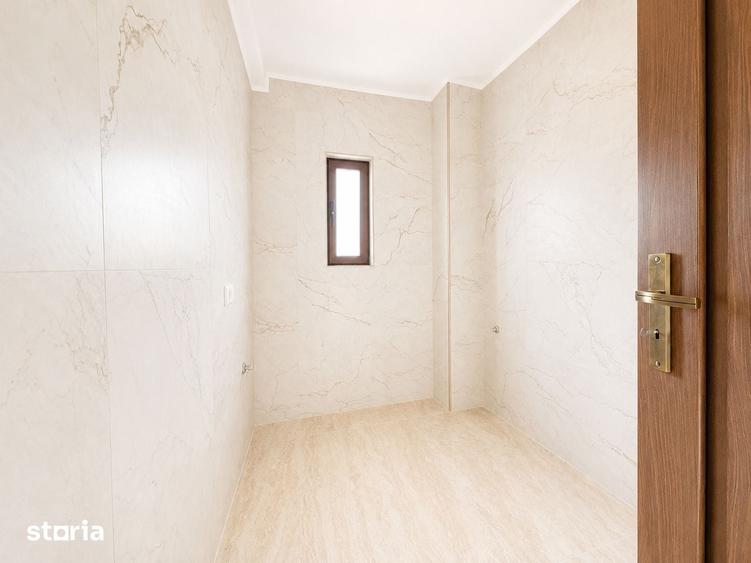 Casă cu 4 camere cu Teren 400 Mp în Luna
